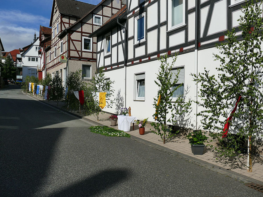 Fronleichnamsaltäre in den Naumburger Straßen (Foto: Karl-Franz Thiede)